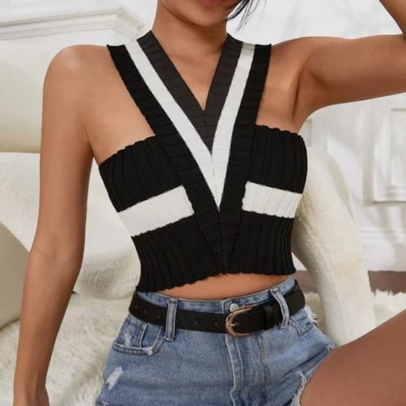 Colorblock Black white Ribbed Cropped tank top V-neck Knit Halter - Picture 5 of 7